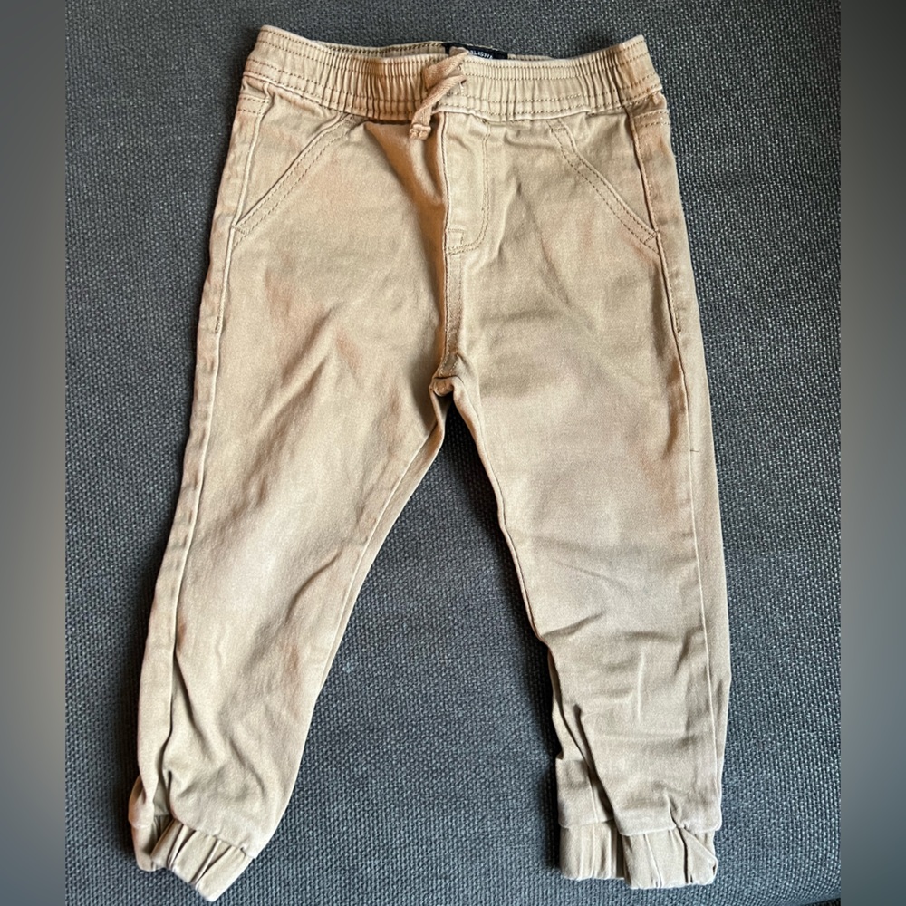 ⭐️⭐️⭐️3 for$12⭐️⭐️⭐️ Buffalo David Bitton pull on Khaki Pants